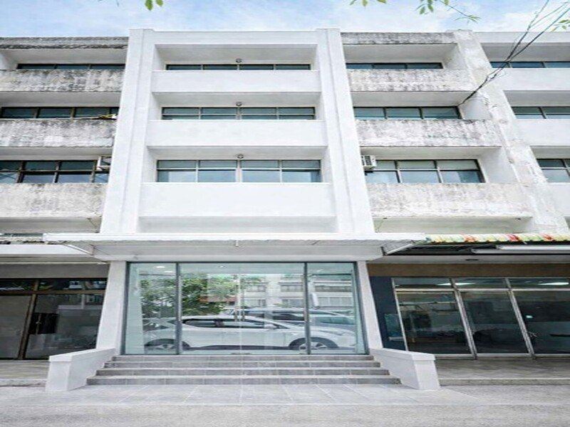 อาคารพาณิชย์ 4.5 ชั้น 4นอน พระราม9 รามคำแหง 4-14 3 น้ำ 18 ตร.ว.300 ตร.ม. เดอะมอลล์ รามคำแหง 300 ม. ม.รามคำแหง 1 กม.หัวหมาก