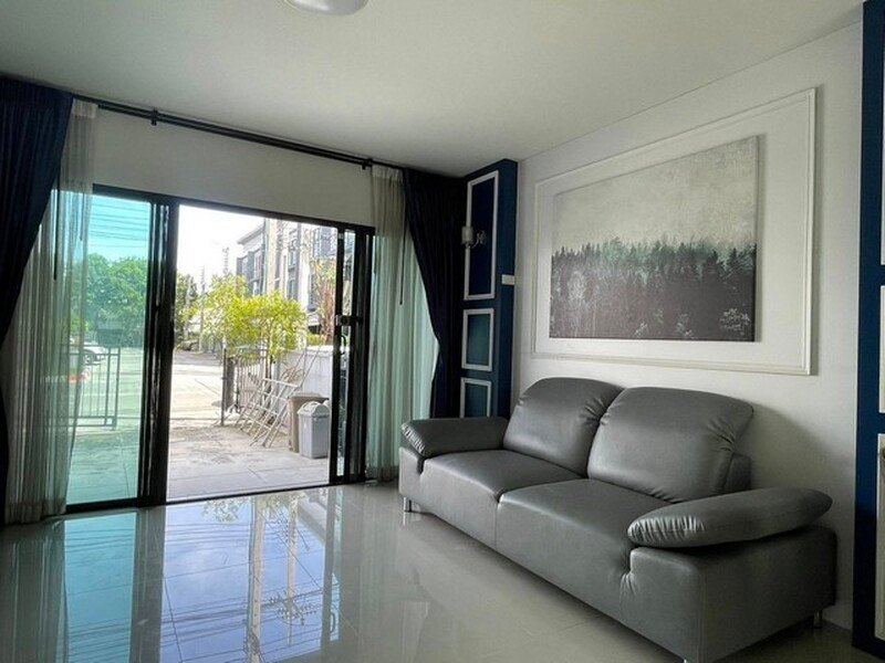 P3300 ให้เช่าทาวน์โฮม โครงการ บ้านกลางเมือง พระราม 9-อ่อนนุช Baan Klang Muang Rama 9-On Nut ตกแต่งพร้อมเข้าอยู่ เหมาะพักอาศัย