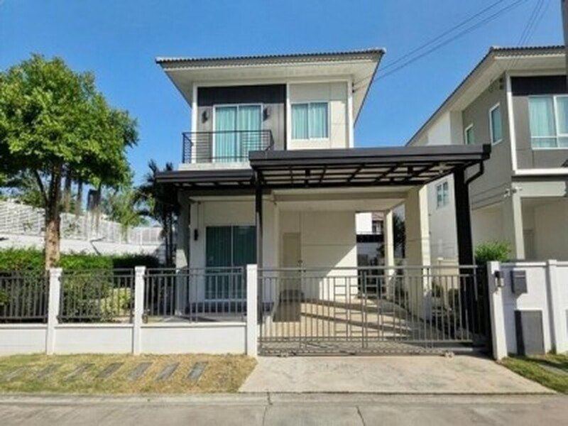 HS 1966 ขายบ้านเดี่ยว 2 ชั้นหลังมุม 54 ตรว. 4 ห้องนอน โครงการ Centro พระราม 9 มอเตอร์เวย์ บิ้วอินพร้อมอยู่ ใกล้สนามบินสุวรรณภูมิ