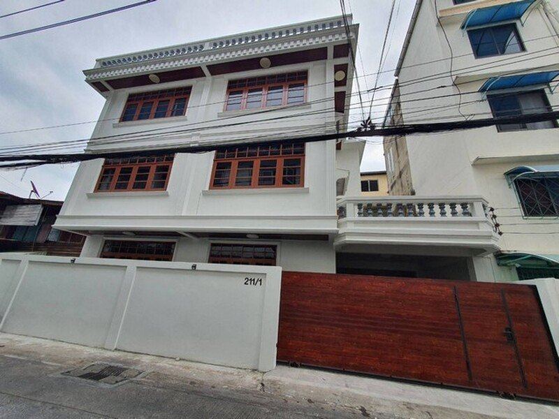 ขายทาวน์โฮม ซอยเจริญนคร 34 รีโนเวทใหม่ พร้อมอยู่ สภาพดี ใกล้ ICON SIAM