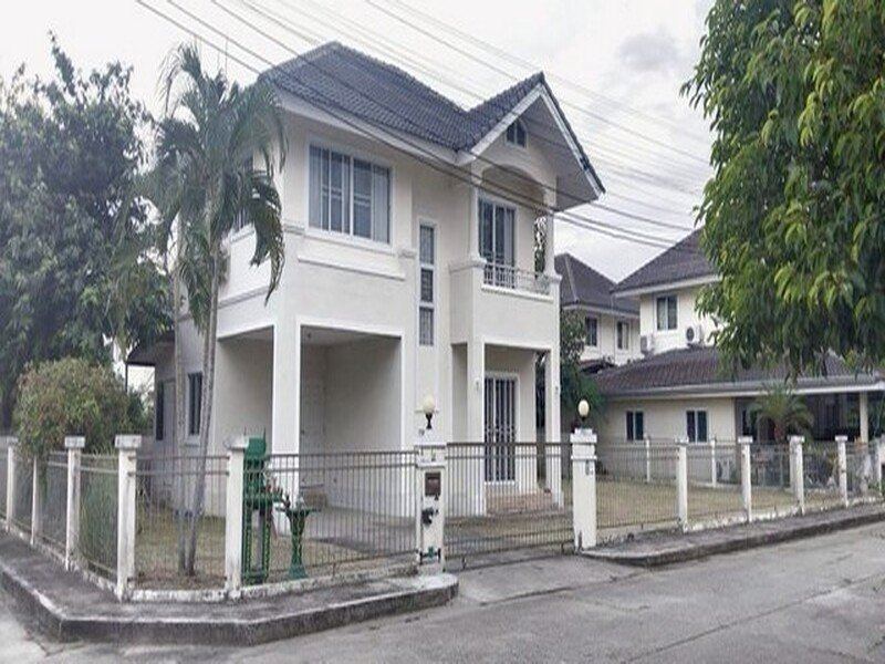 บ้านเดี่ยว 2 ชั้น แปลงหัวมุม ขายพร้อมผู้เช่า ดอยสะเก็ด