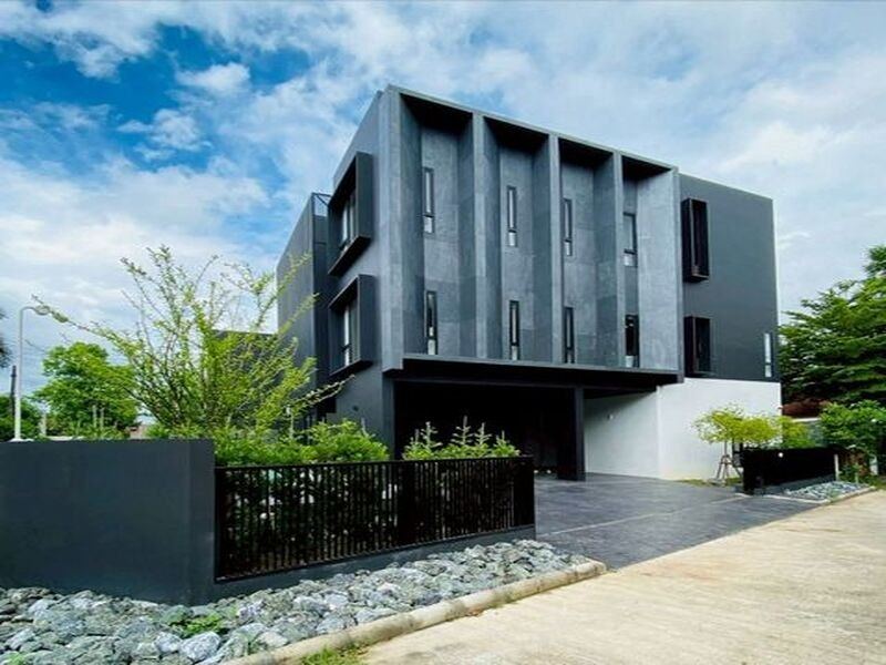 ขาย 17.9 ล้าน #โซนหางดง #ใกล้กาดฝรั่ง Luxury Pool Villa สร้างใหม่ 3 ชั้น ตกแต่งพร้อมอยู่