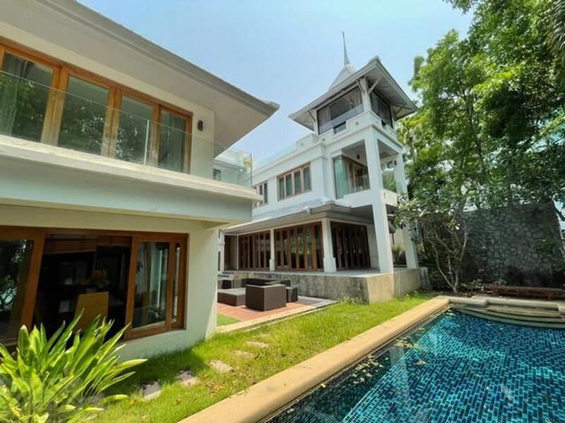 HR 9988 ให้เช่าบ้านหรู 3 ชั้น วิวทะเล พัทยาเหนือ นาเกลือ พร้อมสระว่ายน้ำส่วนตัว ทำเลดีที่สุดบนหาดวงศ์อมาตย์ ติดปราสาทสัจธรรม