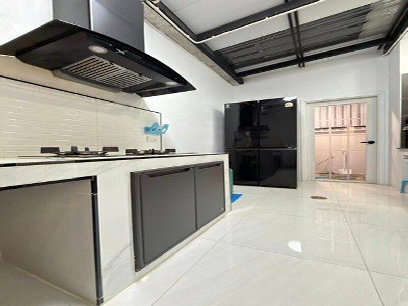 ให้เช่าทาวโฮม3ชั้นใกล้รถไฟฟ้าสถานีโชคชัย 4 หลังมุม  3ชั้นโครงการ cozy โชคชัย 4 ซอย 30