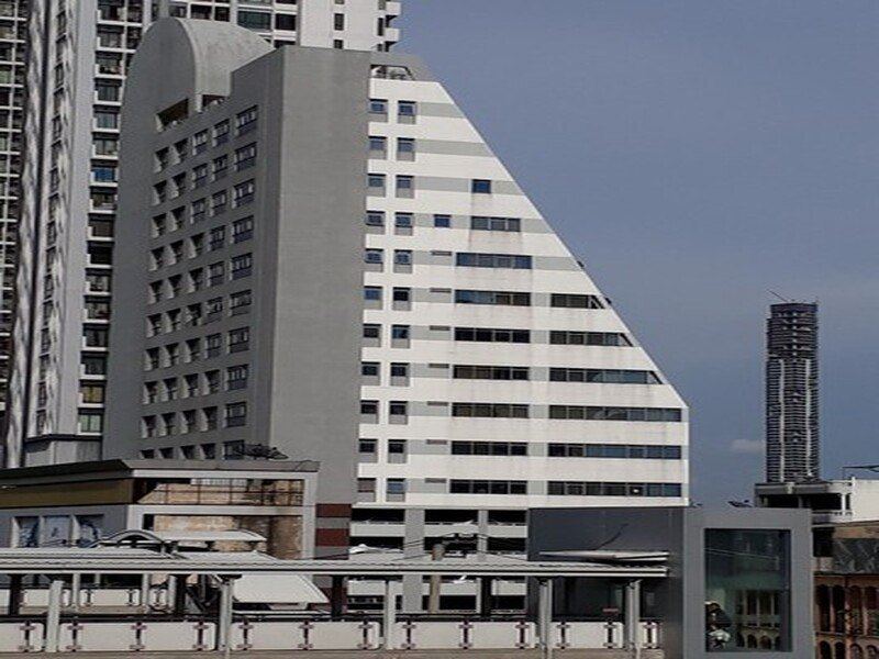 00074 FOR RENT OFfice ไทยวีรวัฒน์ 401 ตร.วา 1ห้องนอน1Bathroom 30000 - สภาพแวดล้อม-ดี