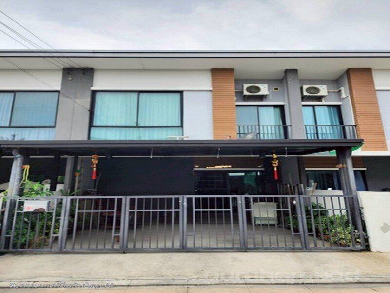 ขายทาวน์โฮม 2 ชั้น พร้อมเฟอร์นิเจอร์ ยูนิโอทาวน์ เพชรเกษม 110 เนื้อที่ 18.5 ตรว 3นอน 2น้ำ - ghd000631