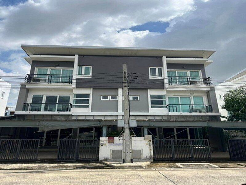 ขายโฮมออฟฟิศ 3 ชั้น 100 ตรว. 500 ตรม. หมู่บ้านชวนชื่นโมดัส วิภาวดี พร้อมโกดัง ติดริมถนนใหญ่วิภาวดี ใกล้สนามบินดอนเมือง