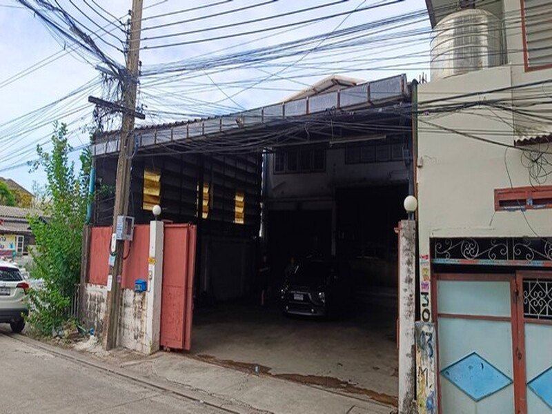 ให้เช่า โกดัง โรงงาน 2 ชั้น เนื้อที่ 100 ตรว พื้นที่ใช้สอย 640 ตรม มีที่ดินเปล่าให้เช่าเพิ่ม 100 ตรว ซอยสุขสวัสดิ์ 70 ใกล้วัดครุใน