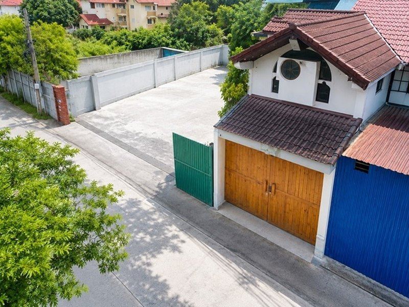 ถนนสุขุมวิท 62-68BTS อุดมสุข 390 ม. 56 ตร.ว.  7นอน 4น้ำ 300ตรม บ้าน 2ชั้น AIRBNB โฮมออฟฟิศ