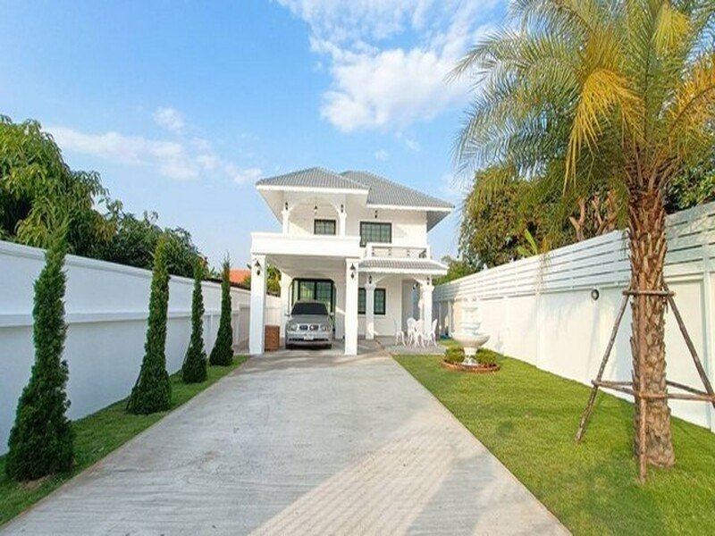 บ้านหรู รีโนเวทใหม่ทั้งหลัง สไตล์คลาสสิค บรรยากาศดี หางดง