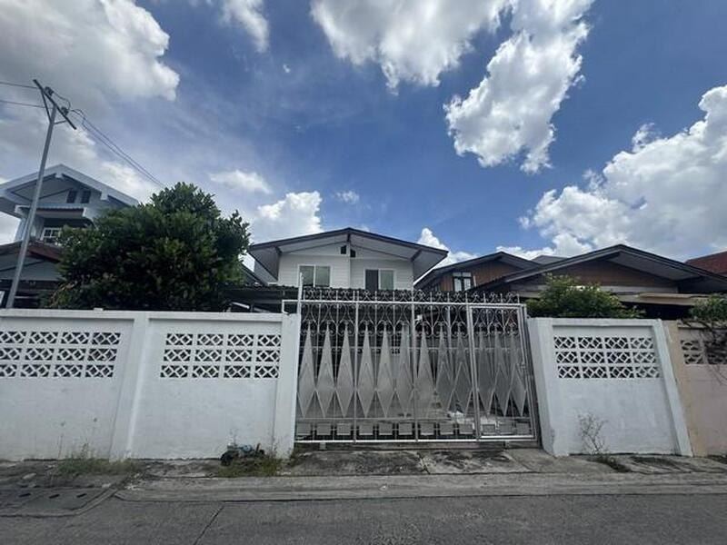 HR 10038 ให้เช่าบ้านเดี่ยว2 ชั้น  3 ห้องนอน 2 ห้องน้ำ บ้านเปล่าไม่มีแอร์ ลาดพร้าว 101 บางกะปิ