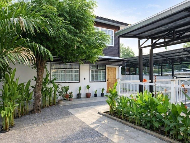 บ้านเดี่ยวสไตล์บ้านสวน 2 นอน 2 น้ำ และท่าเรือวัดไก่เตี้ย  85 ตร.ว. 240 ตร.ม. ใกล้วัดไก่เตี้ย ตลิ่งชัน 400 ม. ชักพระ คลองบางกอกน้อย