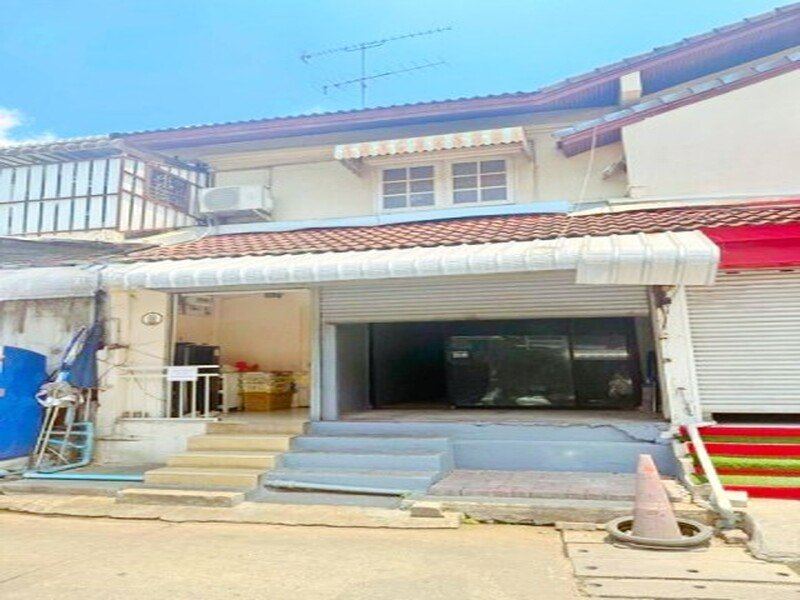 ถ.เอกทักษิณ ร้านค้าห้องกระจก 1 น้ำ ใกล้ ม.รังสิต 350 ม. พื้นที่ 9.5 ตร.ว. 38 ตร.ม. ฟิวเจอร์พาร์ค รังสิต 4.8 กม.