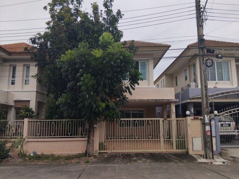 ขายทาวน์โฮม 3 ชั้น ซอยศรีนครินทร์ 10 ประเวศ กรุงเทพมหานคร