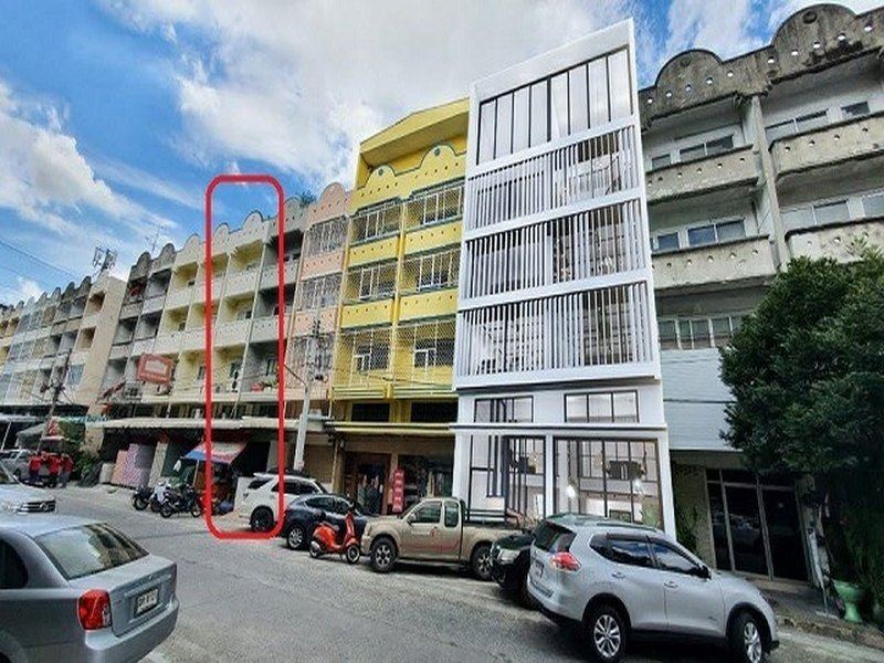 อาคารพาณิชย์ 4.5 ชั้น 4นอน 4น้ำ27 ตร.วา 450 ตร.ม.ทำเลรัตนาธิเบศร์ ตลาดท่าอิฐ 1.5 กม. ใกล้ MRTไทรม้า 300 ม.