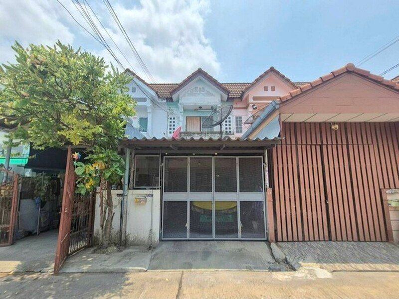 หมู่บ้านสุขสันต์ 9 ทาวน์โฮม 2 ชั้น ซอยเพชรเกษม 110 หนองแขม ราคาพิเศษ แหล่งชุมชน เปิดกว้างสำหรับเจรจา พร้อมพิจารณาทุกข้อเสนอ