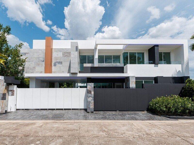 ขายบ้านหรู Modern Luxury 8 ห้องนอน พร้อมสระว่ายน้ำ หางดง เชียงใหม่ | ลดเหลือ 30 ล้านบาท