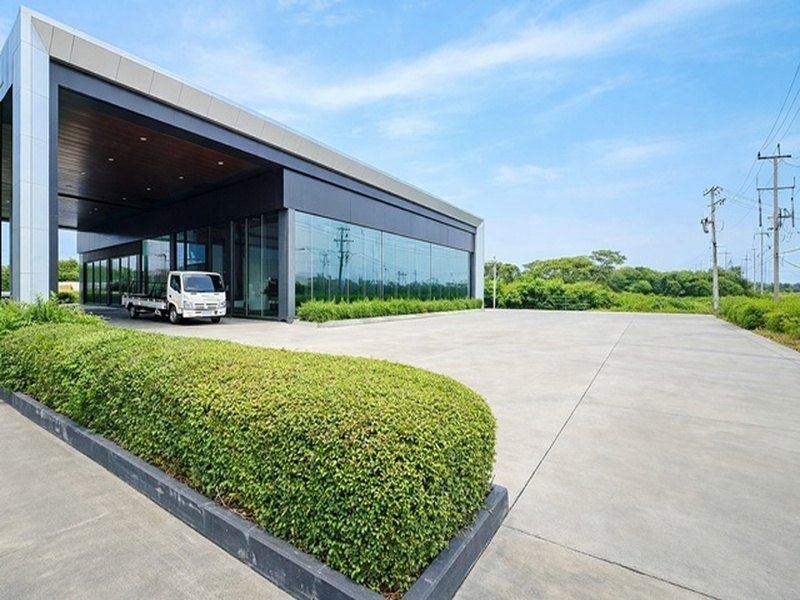 สิงห์บุรี บางมัญ ถ.สายเอเชีย โชว์รูมพร้อมใช้งาน บนพื้นที่ 2 ไร่ หน้ากว้าง 38 เมตร 1,700 ตร.ม.
