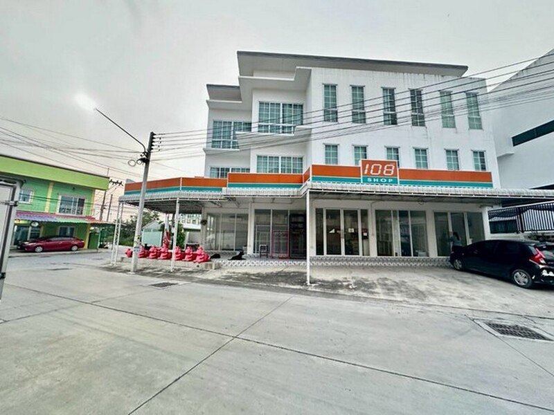 โฮมออฟฟิศ 3ชั้น เปิดคาเฟ่ร้านอาหารได้ ทำโฮมออฟฟิศได้ ทำเลดี ใกล้อมตะพักอาศัยได้มีเฟอร์ให้