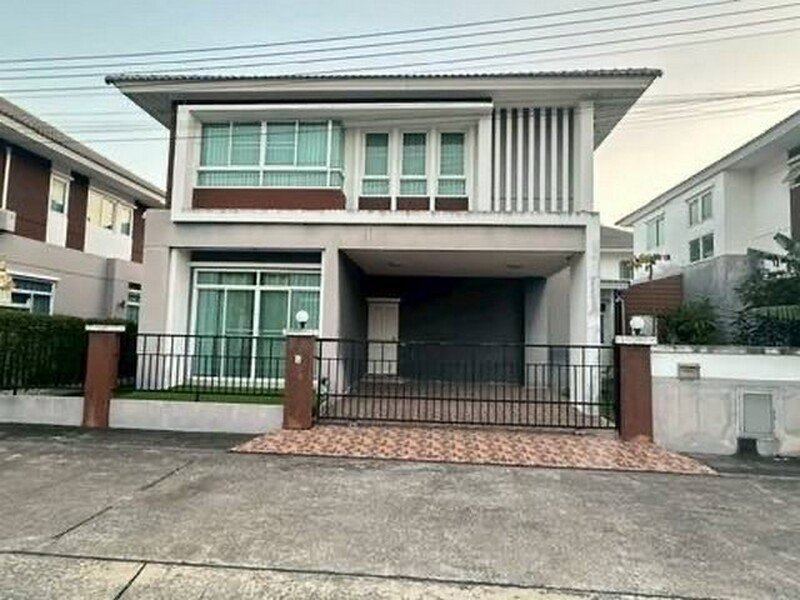 ให้เช่าบ้านเดี่ยว 2 ชั้น เดอะลีฟวิ่งศรีราชา 3นอน 3น้ำ มีเฟอร์ พร้อมอยู่ ใกล้แหลมฉบัง นิคมปิ่นทอง ชลบุรี