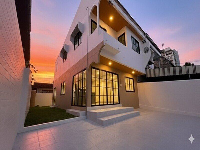 บ้าน - 0 RAI 0 NGAN 45 ตร.วา 5990000 THAI BAHT ใกล้กับ Bangkok Patana ราคาจับต้องได้