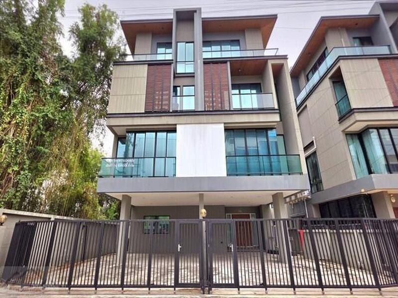 HR 9992 ให้เช่าสำนักงาน 4 ชั้น 836 ตรม ซอยศรีนครินทร์ 15 พร้อมลิฟต์ ตรงข้ามโรงพยาบาลสมิติเวช ศรีนครินทร์