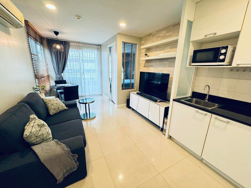 The Clover ThongLor Comfortable Safe 4th Floor BTS Thonglor