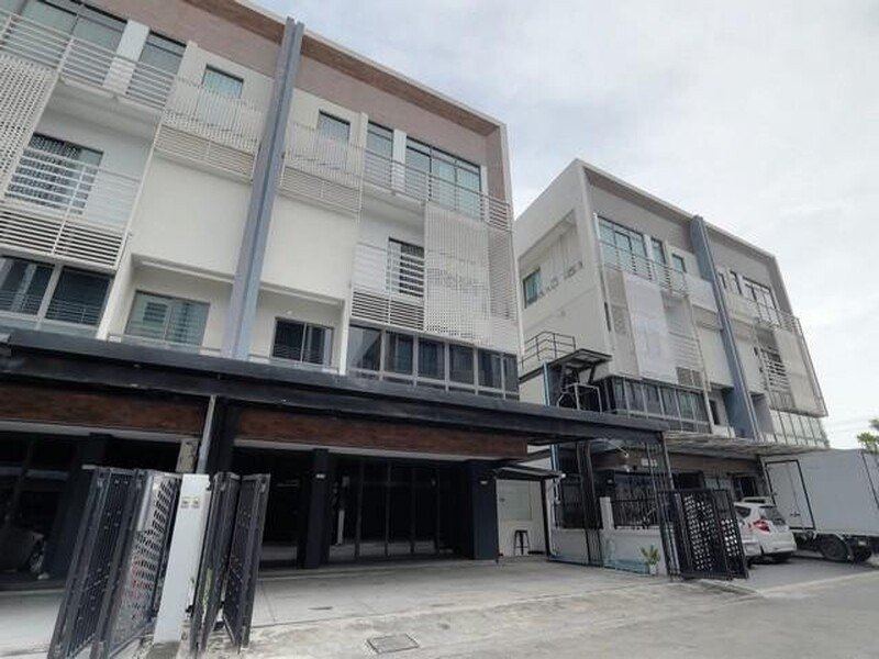 ขายโฮมออฟฟิศ ซอยรามอินทรา40 โครงการ ดิสทริค เอกมัย รามอินทรา นวลจันทร์ ตกแต่งพร้อมเข้าอยู่ พร้อมเฟอร์นิเจอร์