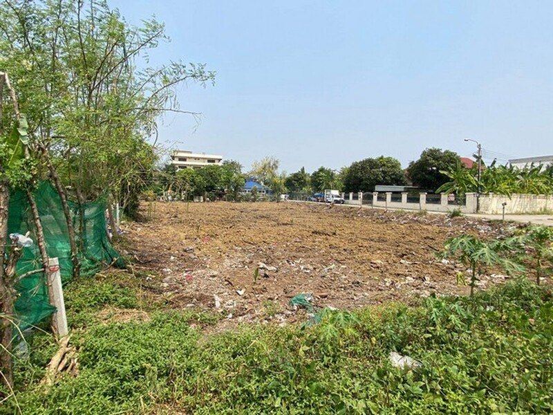 ให้เช่าที่ดิน 440 ตรว แปลงมุม ซอยรามอินทรา42 ย่านนวลจันทร์ ปากซอยติด MRT รามอินทรา กม.6