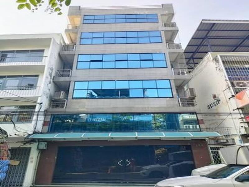 HR 9927 ให้เช่า ขายอาคารพาณิชย์2คูหาย่านโบ๊เบ๊ หลานหลวง เขตป้อมปราบศัตรูพ่าย