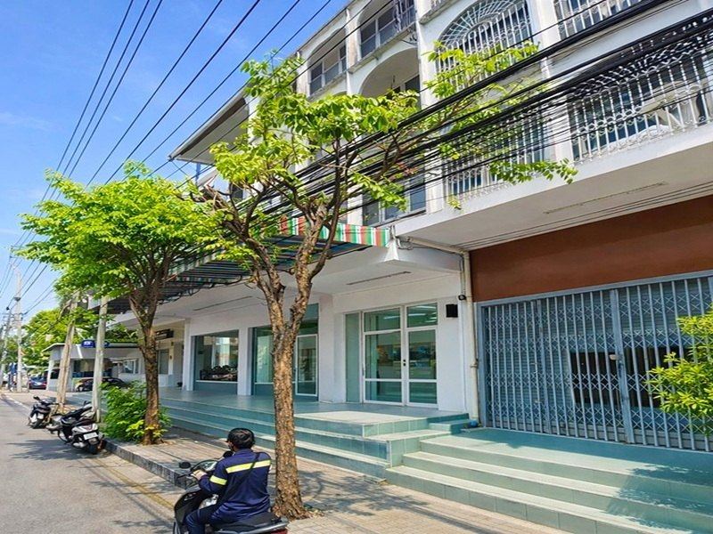 เหมาะทำคลินิกเสริมความงาม สปา ออฟฟิศ หรือธุรกิจใกล้บิ๊กซี บางบอน 700 ม. 21 ตร.ว.อาคารพาณิชย์ 4.5 ชั้น 4 นอน 4 น้ำ ติดถนนเอกชัย ทำเลค้าขายดี