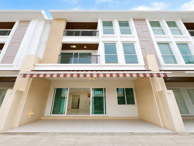 ถูกที่สุดใน3โลก อ่อนนุช73 ทาวน์โฮม 3 ชั้น 3 นอน 3 น้ำ 21 ตร.วา.ลาดกระบัง1-5  อ่อนนุช-วงแหวน ใกล้รพ.จุฬารัตน์ 7 1.2 กม