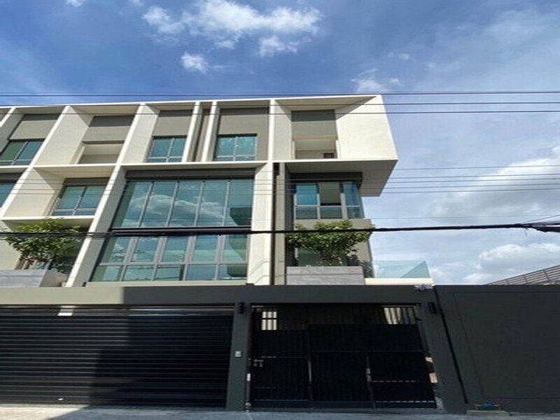 ขายเช่า Myst อ่อนนุช-ศรีนครินทร์ พื้นที่ใช้สอยเกือบ 400 ตรม.บ้าน 4 ชั้น พร้อมลิฟท์โดยสารส่วนตัว