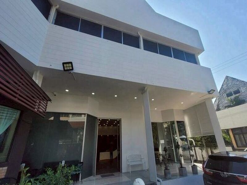 โซนช้างคลาน ขายเพียง 3.5 ล้าน กิจการร้านนวดเพื่อสุขภาพขนาดใหญ่ | ธุรกิจพร้อมดำเนินงาน ลูกค้าประจำแน่น รายได้ต่อยอดได้ทันที