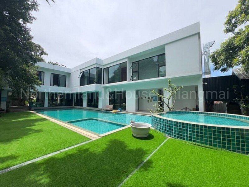 pool villa ติดแม่น้ำ สไตล์พูลวิลล่าพื้นที่ขนาดใหญ่ สันกำแพง