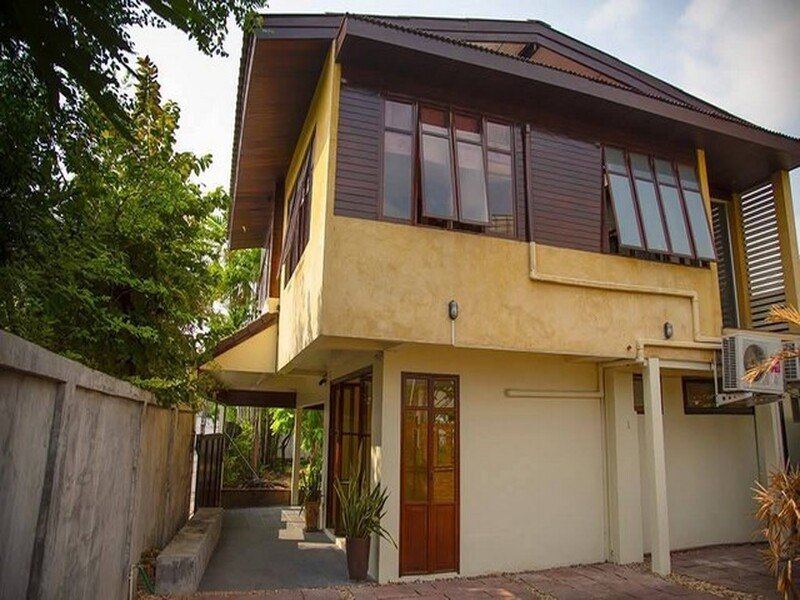 บ้านเดี่ยวไม้สักไม้เนื้อแดงแท้ สไตล์ Thai Contemporary ใจกลางอินทามระ 40