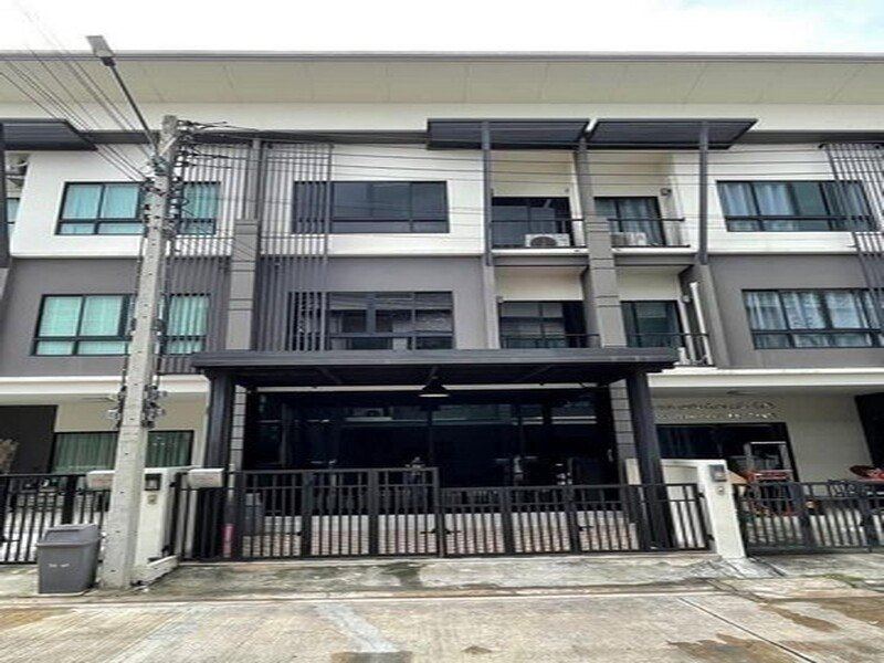 ให้เช่าทาวน์โฮม 3 ชั้น 3ห้องนอน 4 ห้องน้ำ  คาซ่าซิตี้ วงแหวน-ลำลูกกา คลอง 5
