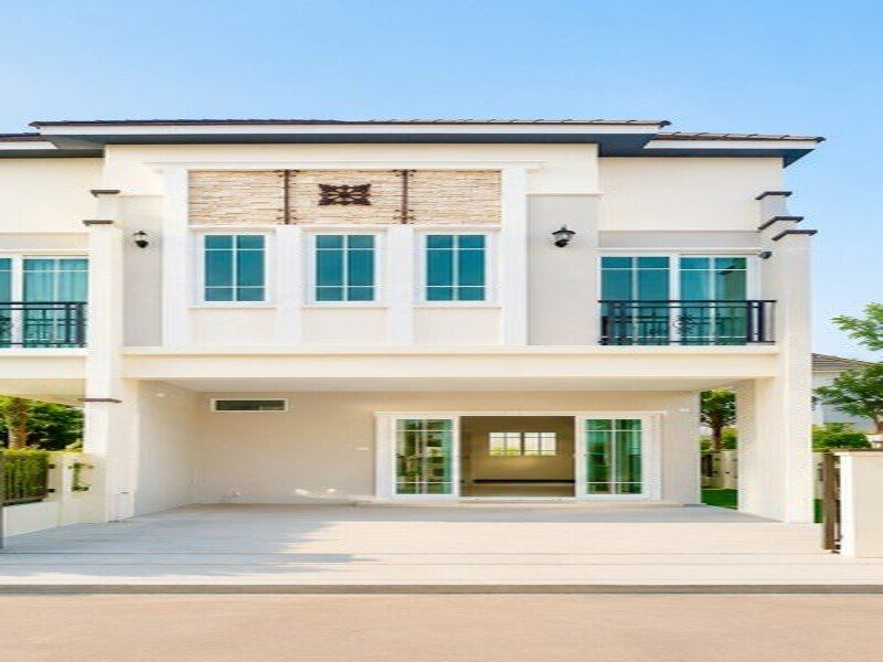 ใกล้รร.นานาชาติสิงคโปร์สุวรรณภูมิ 700 ม. 18 ตร.ว. 4นอน ศรีนครินทร์-หนามแดง เมกา บางนา 3.2 กม. ทาวน์โฮม  2ชั้น พร้อมชั้นลอย  3 น้ำ