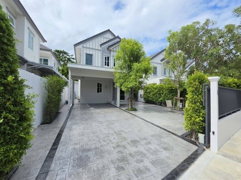 BH4240 ให้เช่าบ้านเดี่ยว Villaggio 3 ศรีนครินทร์ บางนา บ้านใหม่ไม่เคยเข้าอยู่ 3 ห้องนอน เฟอร์นิเจอร์ครบ ใกล้ Mega Bangna