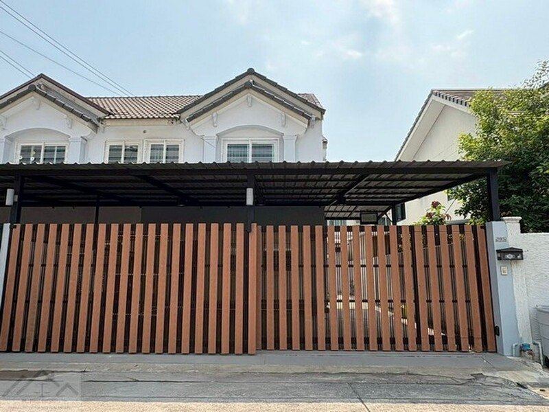ให้เช่าทาวน์โฮม 2 ชั้น 40 ตรว. 2 ห้องนอน โครงการบ้านรังสิยา อุดมสุข58 รีโนเวทใหม่ สวย เฟอร์พร้อมอยู่ ใกล้ MRT ศรีอุดม
