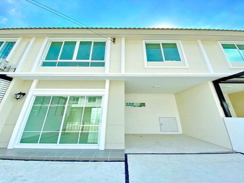 เทพารักษ์-ศรีนครินทร์  ทาวน์โฮม 2 ชั้น 3 นอน 2 น้ำ 18 ตร.ว.145 ตร.ม.รพ.จุฬารัตน์ 4 2.2 กม.
