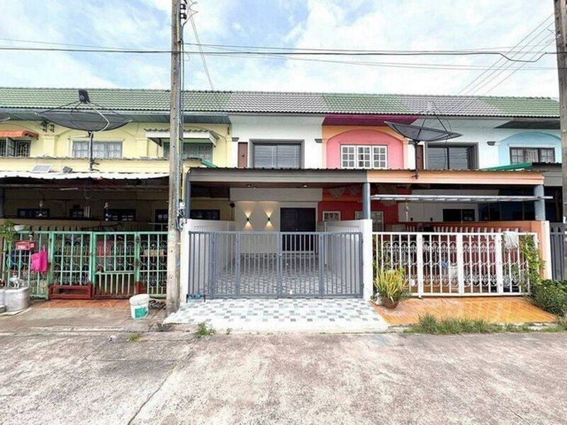ายทาวน์เฮาส์ 2 ชั้น หมู่บ้านเรือนแก้ว ใกล้เครือสหพัฒน์ แหลมฉบัง TP-H2207