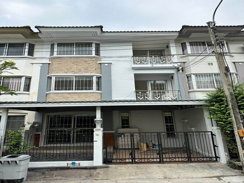 ขายทาวน์โฮม 3 ชั้น 4 ห้องนอน ศุภาลัย วิลล์ เอกมัย-รามอินทรา (ซอยนวลจันทร์ 64) ใกล้รถไฟฟ้าสถานีรามอินทรา-กม.6 และจุดขึ้นลงทางด่วน