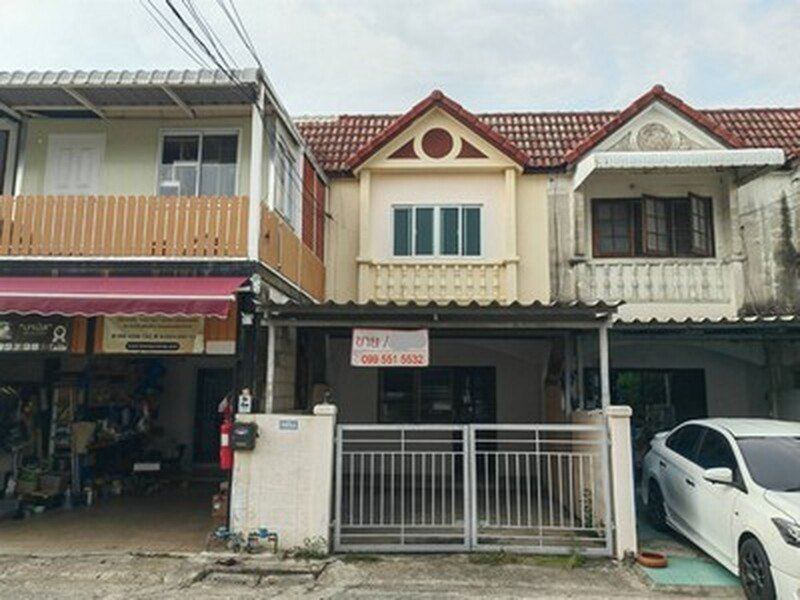 ขายถูกมาก ทาวน์เฮาส์ บ้านร่มทิพย์ หทัยราษฎร์ 33  ทาวน์เฮาส์ 2 ชั้น สภาพดี