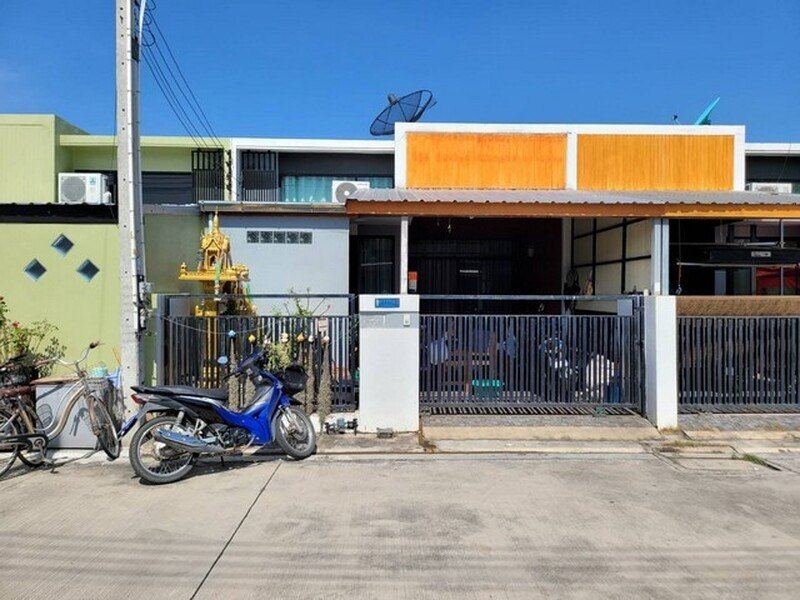ขายทาวน์เฮ้าส์ หมู่บ้านเจ ฟอเรสต์ อมตะ ซอยบ้านนายเสาร์ ถนนมาบยางพร 12 ระยอง