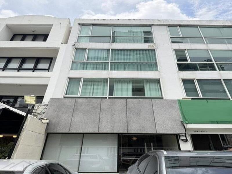HR 10008 ให้เช่าอาคาร 4 ชั้น 1 คูหา สุขุมวิท 39 พร้อมพงษ์ พร้อมที่จอดรถ ใกล้เอมควอเทีย ทำเลต่างชาติ เหมาะทำธุรกิจ