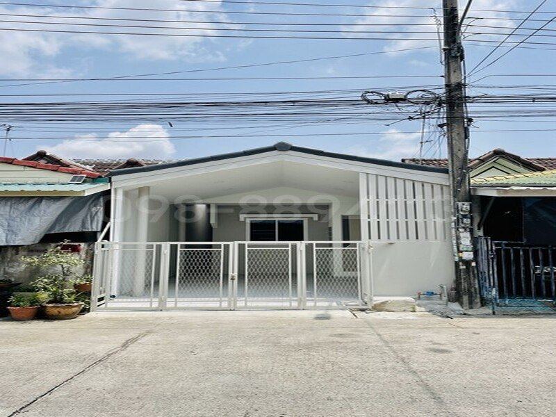 ขายบ้านแฝด ชั้นเดียว รีโนเวทใหม่ มบ.วัฒนาร่มไทร หนองจอก สังฆสันติสุข เนื้อที่ 20 ตรว 2ห้องนอน 1ห้องน้ำ