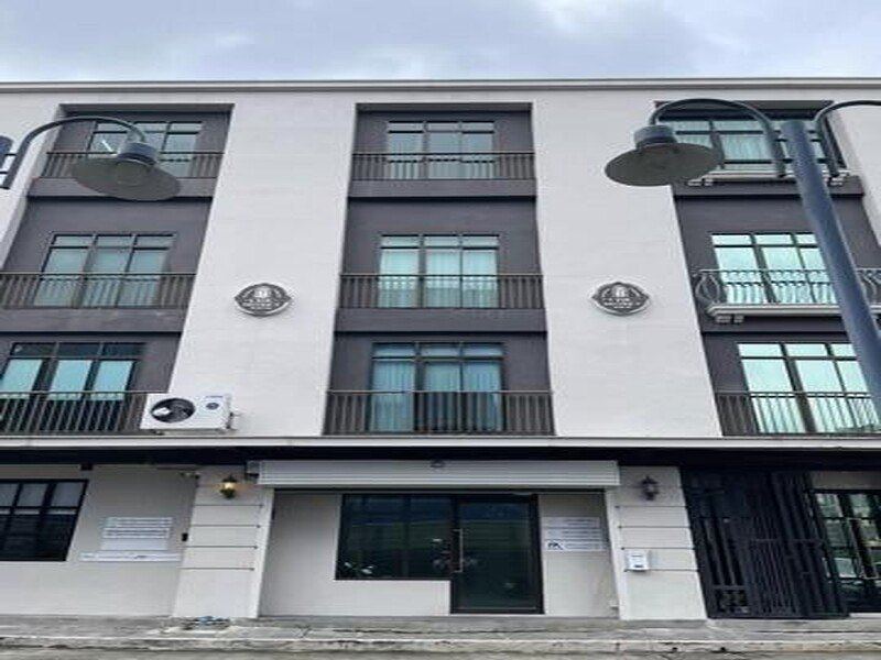 ให้เช่า โฮมออฟฟิศ 4 ชั้น ย่านรามคำแหง ลาดพร้าว ซอยรามคำแหง 53 โครงการ CHIC DISTRICT ใกล้ ทาวน์อินทาวน์ เลียบด่วน