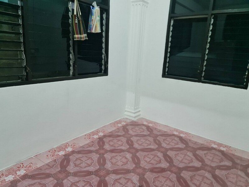 บางหญ้าแพรกบ้านมุทรสาคร เข้าออกได้หลายเส้นทาง น้ำไฟพร้อมบ้านเดี่ยวเมืองสมุทรสาครให้เช่า และขาย  36 วา ชั้นเดียว