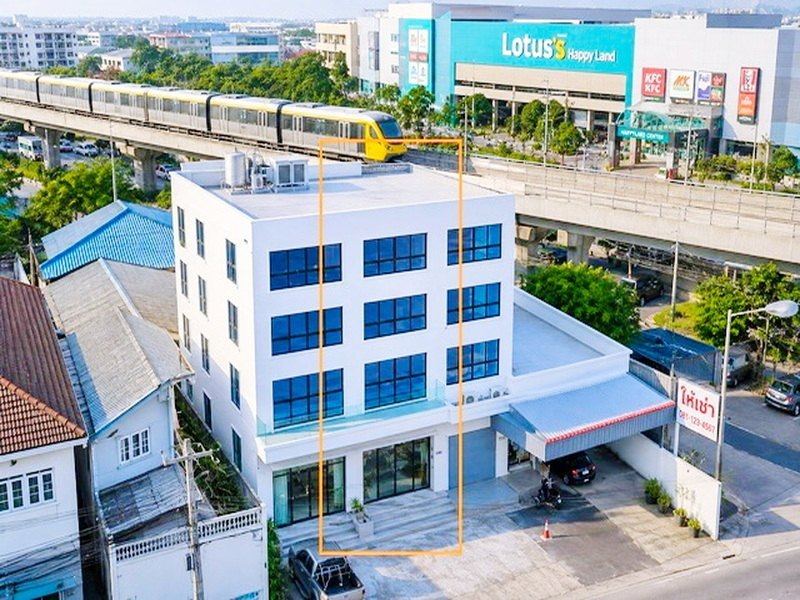 ให้เช่าเดอะมอลล์ บางกะปิ 700ม. อาคาร 3.5ชั้น ใกล้แฮปปี้แลนด์300ม. รถไฟฟ้าสายสีเหลืองบางกะปิ 650 ม. ถนนลาดพร้าว 117-121 2นอน 3ห้องน้ำ